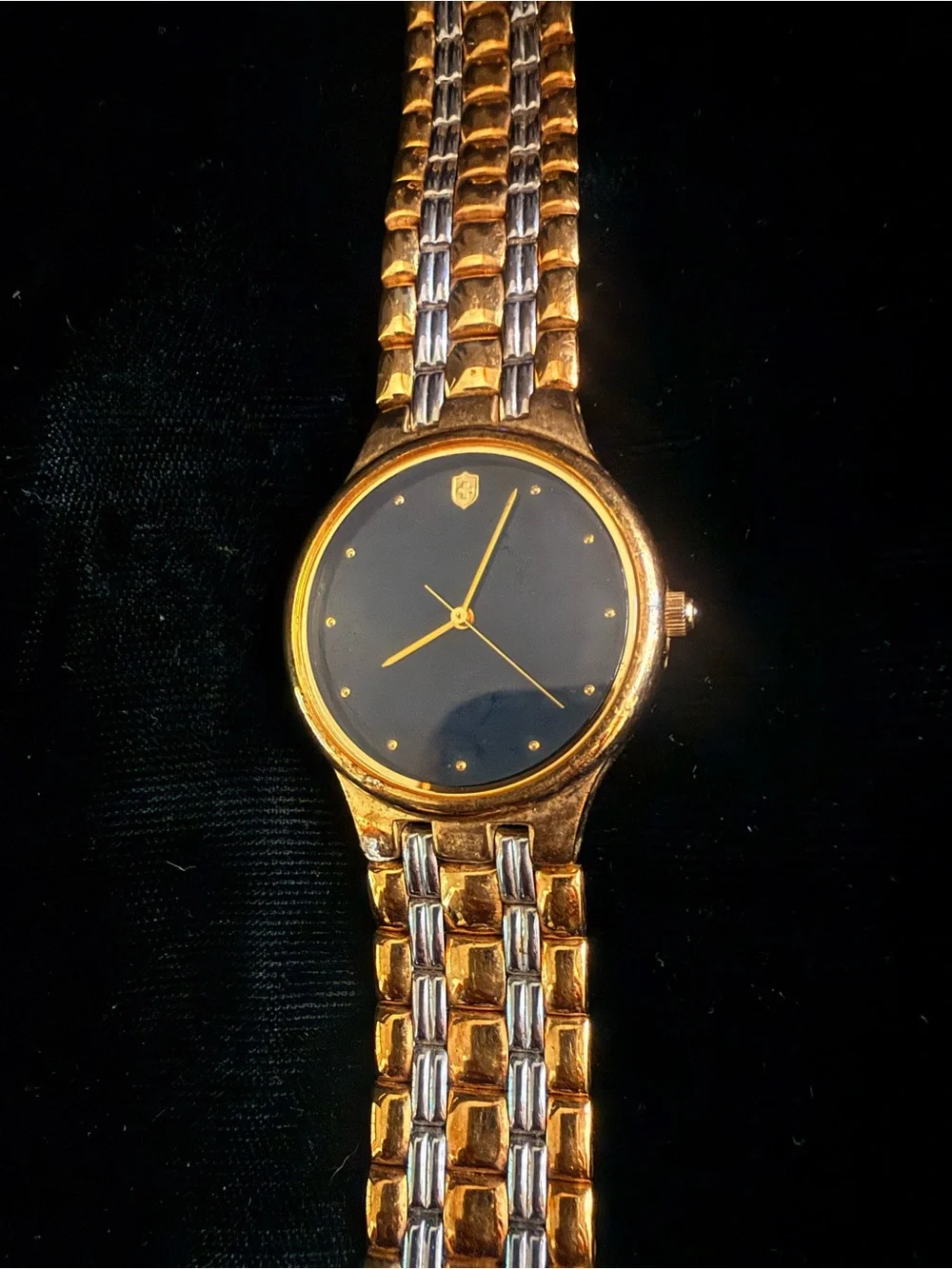 N/A intricate gold